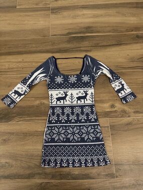 Vintage Wet Seal Metallic Reindeer Print Holiday Top
